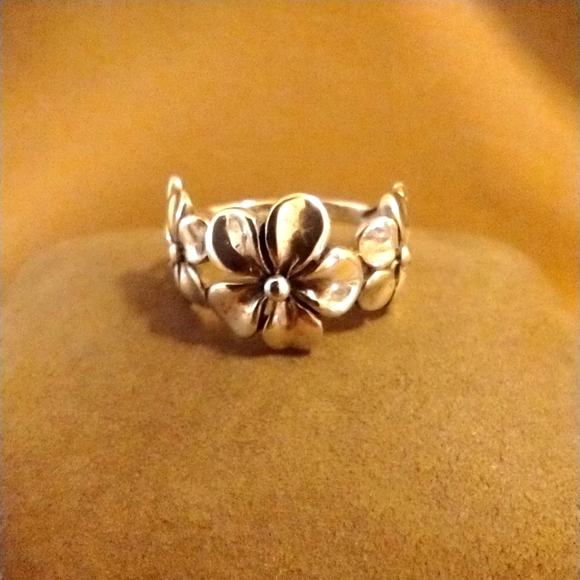 Jewelry - Flower Ring 🌺